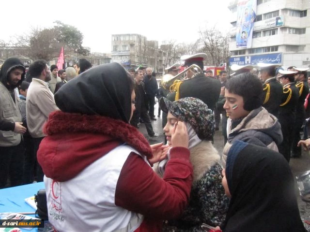 شرکت پرشور دانشجویان، همکاران ، اساتید و ریاست دانشکده در مراسم راهپیمایی 22 بهمن 95