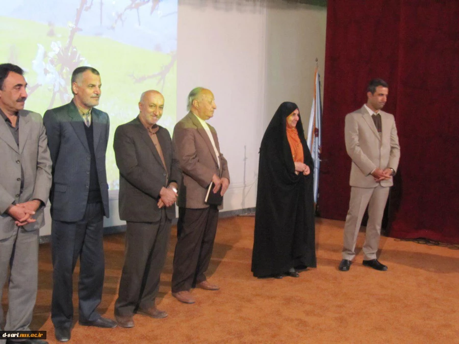 حضور خانم دکتر علوی در جشنواره نقاشی و انشاء نویسی دانش آموزان در اداره منابع طبیعی بمناسبت هفته منابع طبیعی