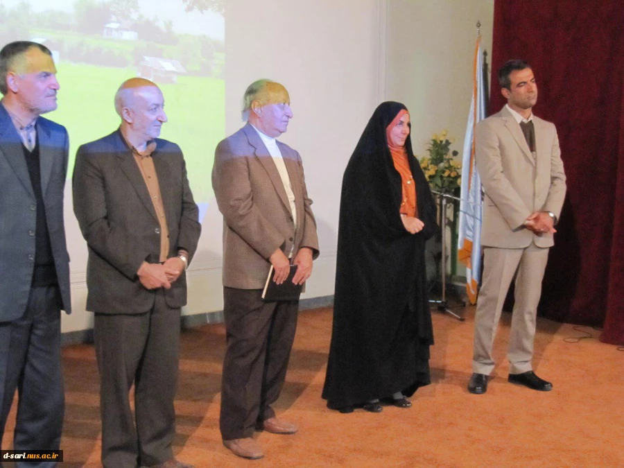 حضور خانم دکتر علوی در جشنواره نقاشی و انشاء نویسی دانش آموزان در اداره منابع طبیعی بمناسبت هفته منابع طبیعی